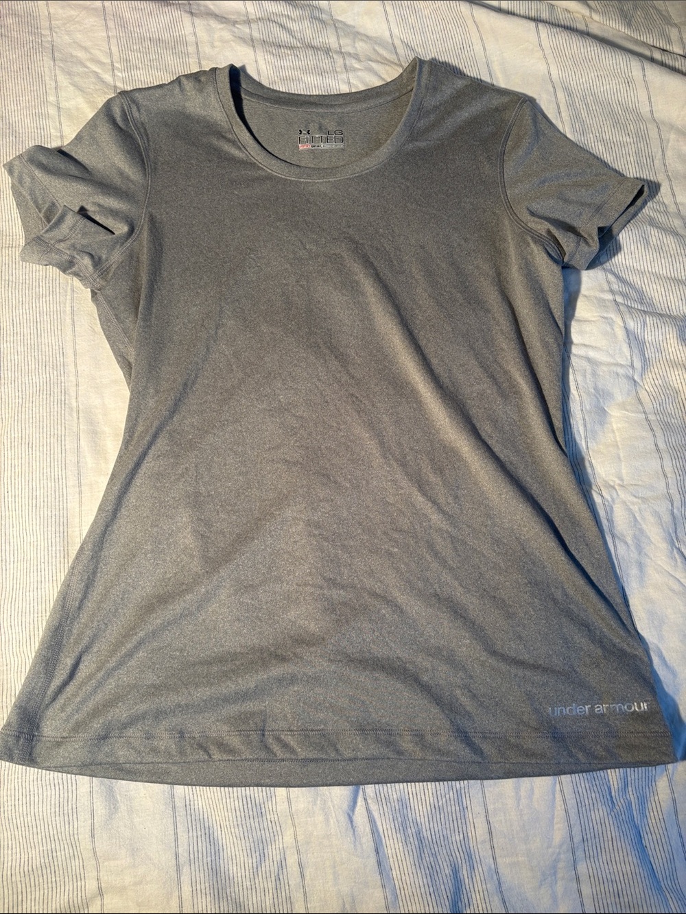 Under Armour Women’s Heather Gray Short Sleeve Performance Tee